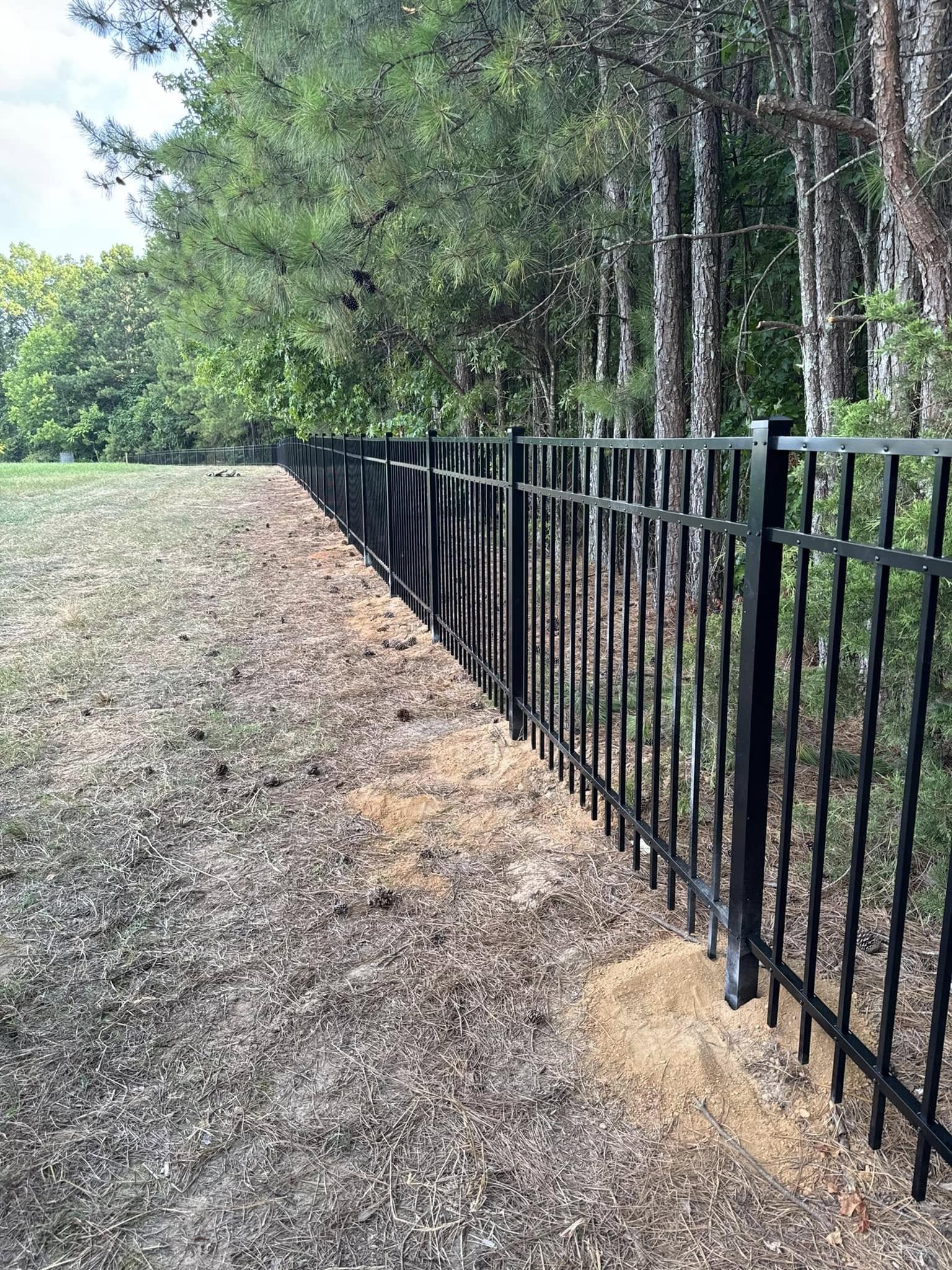 Aluminum fence long run